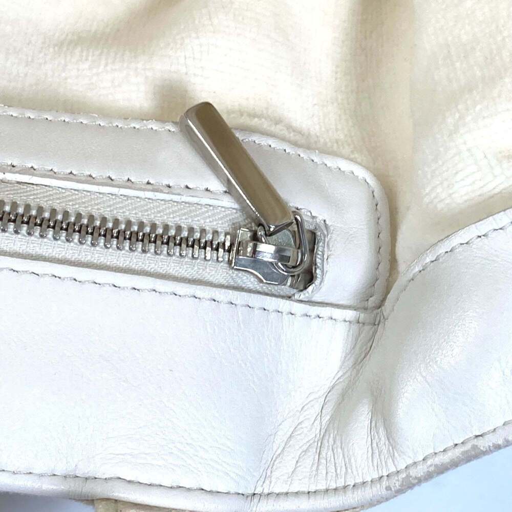CHANEL White Leather Logo Shoulder Bag - Picture 14 of 14
